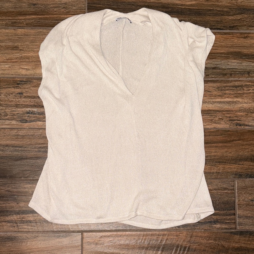 Zara Cream V-Neck Sleeveless Sweater